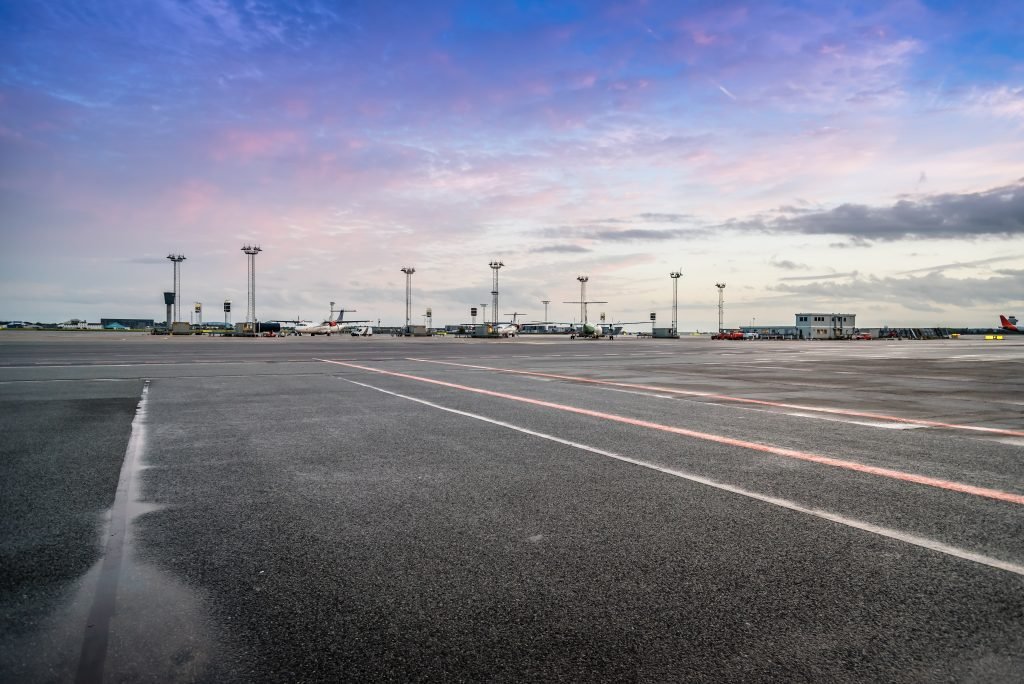 view-of-the-runways-of-airport-1024×684-1